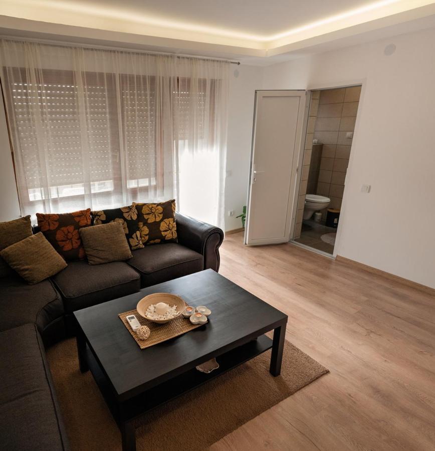 Apartmani Jovcic เลสโควัซ ภายนอก รูปภาพ